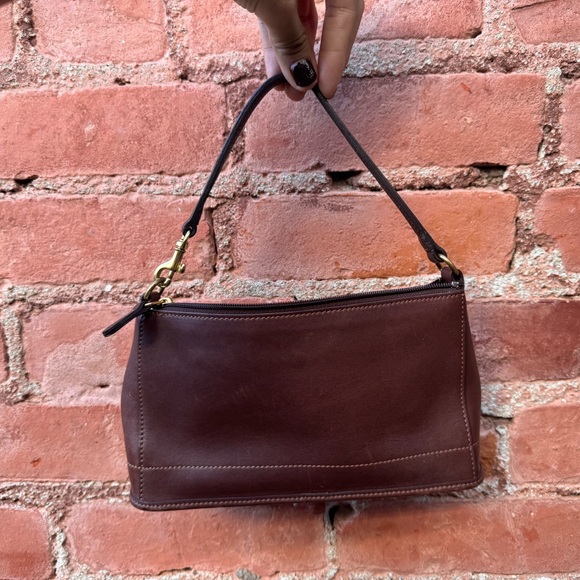 Coach Brown Leather Shoulder Bag with Gold Hardware - Picture 2 of 6